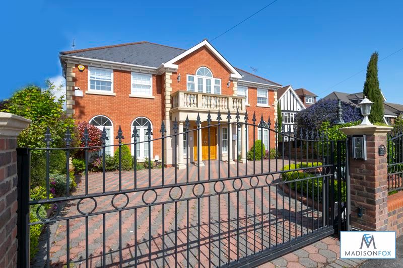 6 bed detached house for sale in High Road, Chigwell IG7 Zoopla