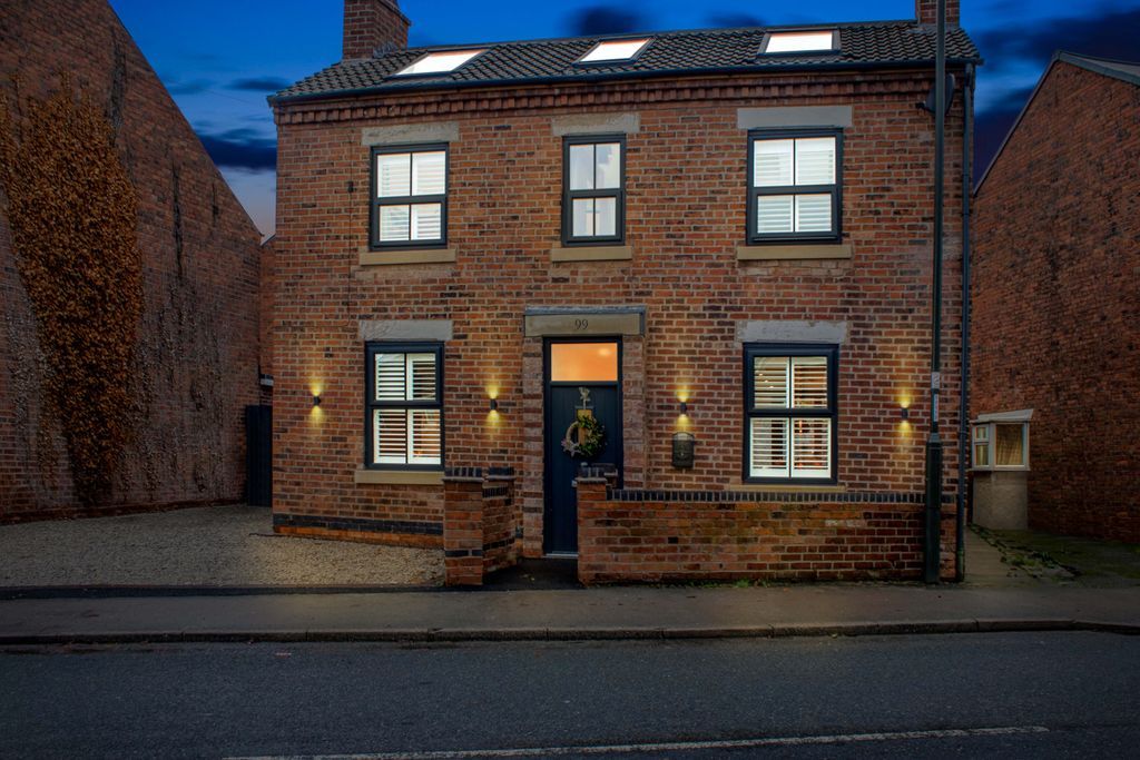 4 bed detached house for sale in Cromford Road, Langley Mill