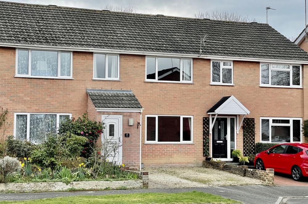 3 bed semidetached house for sale in Holm Close, Poulner, Ringwood