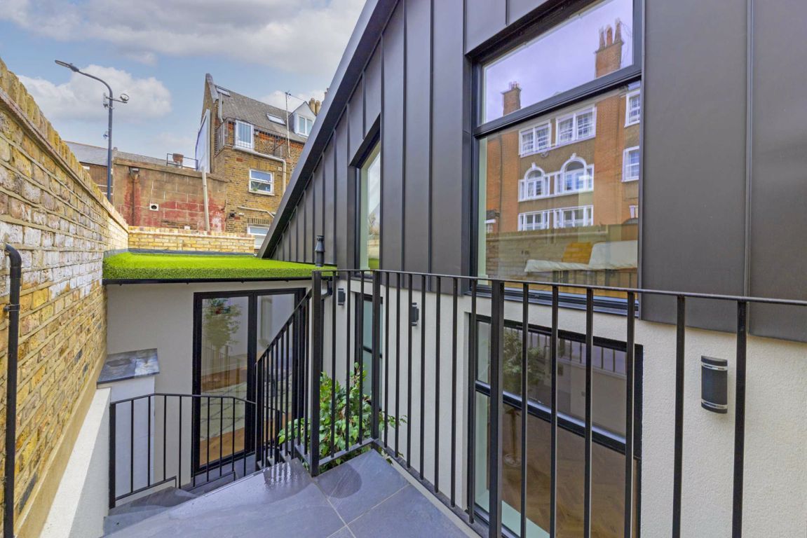 Bolton Gardens London NW10  