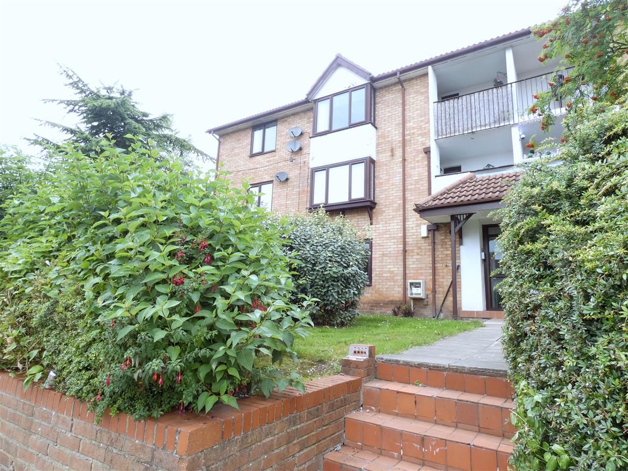 2 bed flat for sale in York Road, Huyton, Liverpool L36 Zoopla