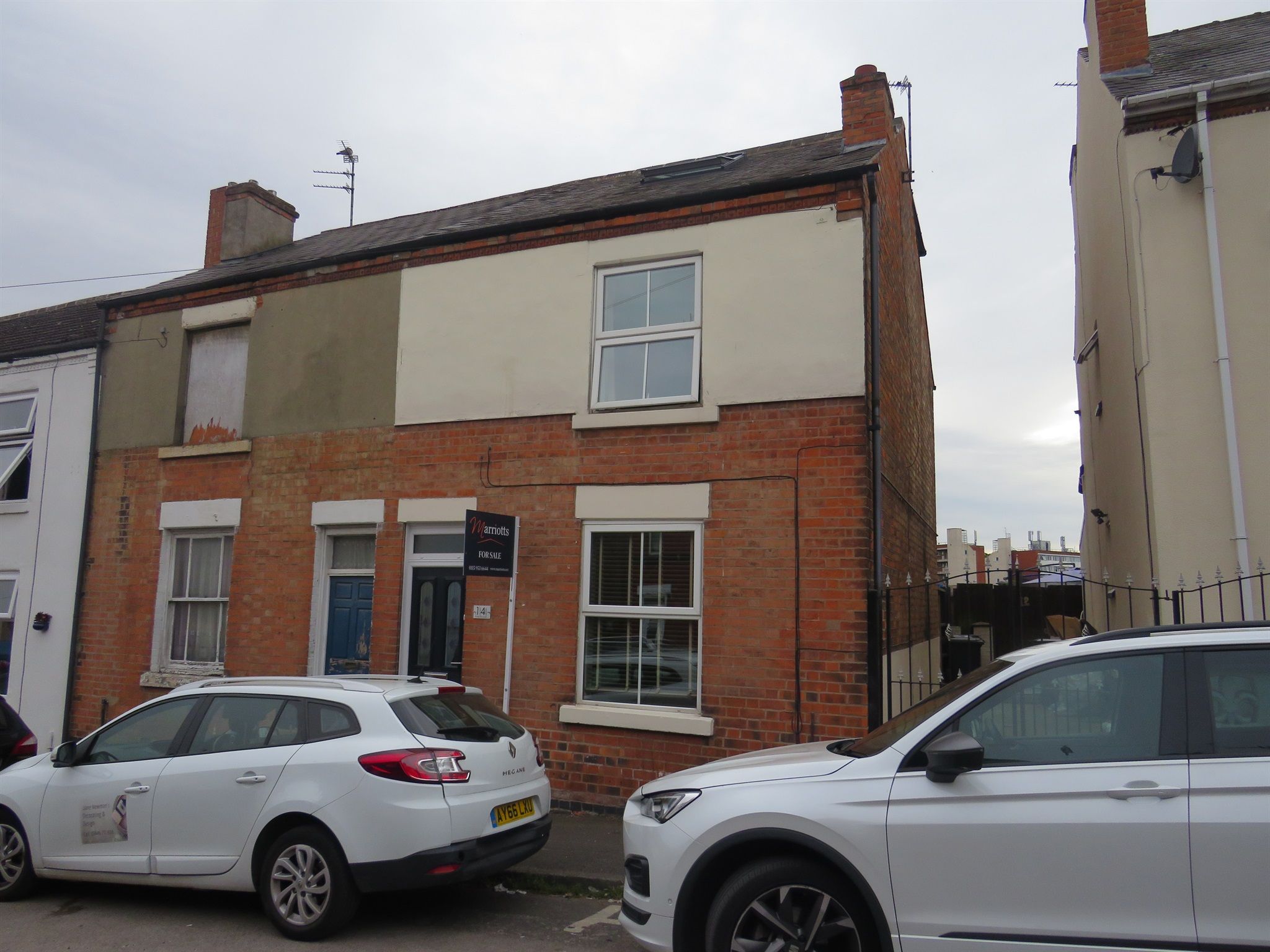 4 bed end terrace house for sale in Park Road, Carlton, Nottingham NG4