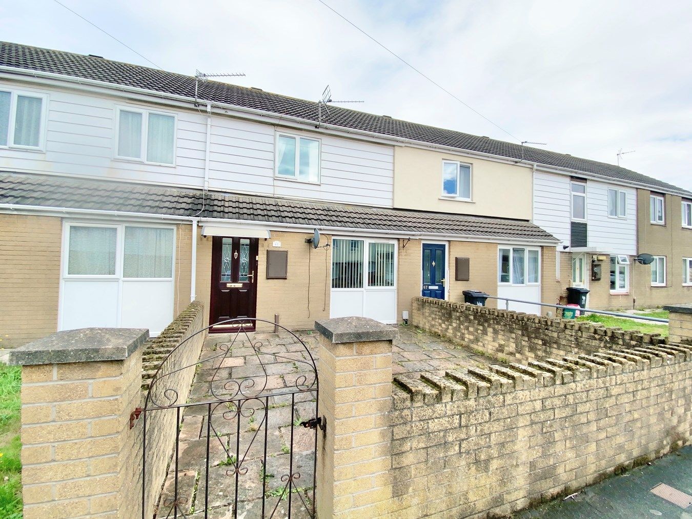 2 bed terraced house for sale in Maesglas Avenue, Newport NP20 Zoopla