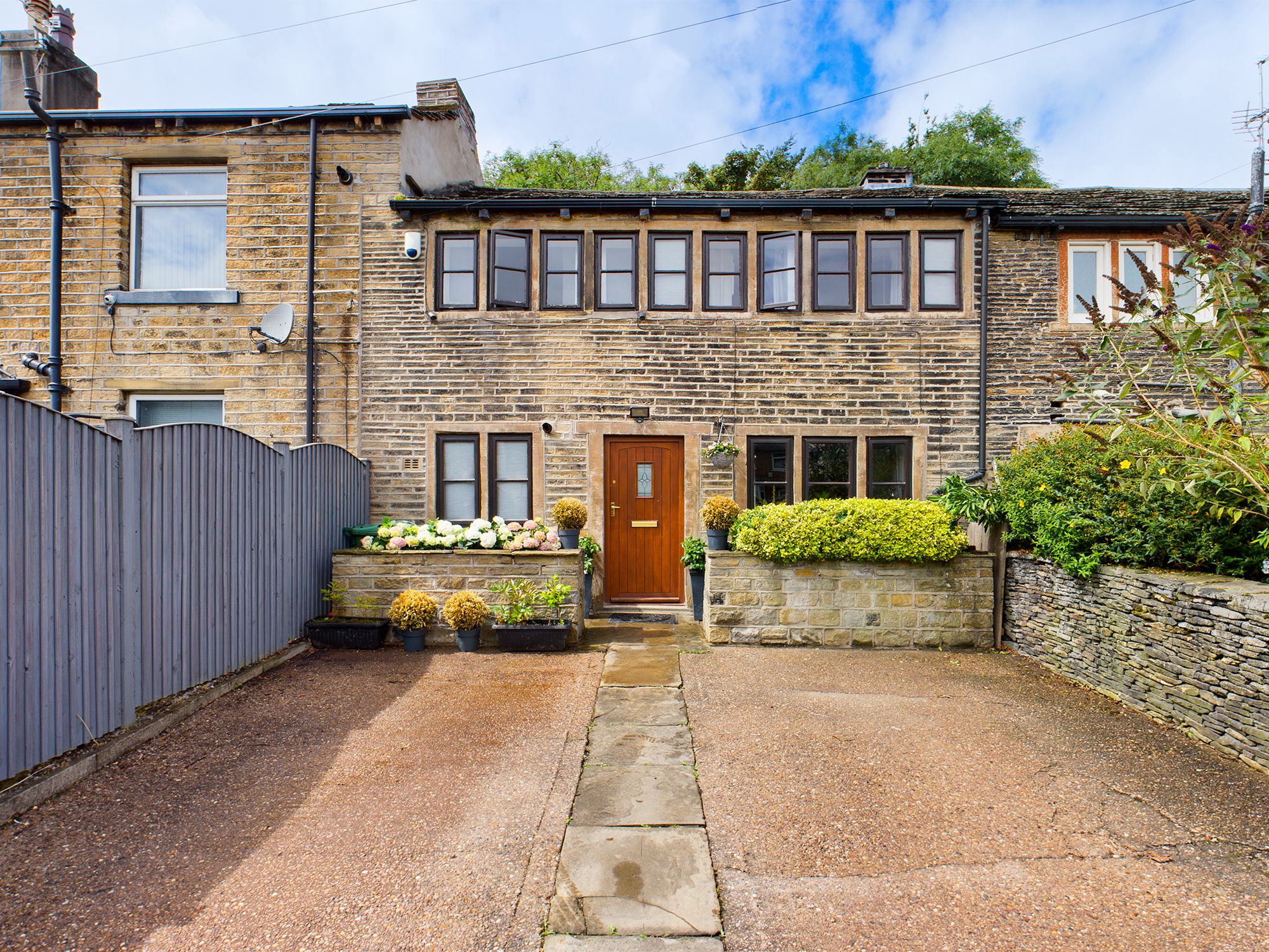 2 bed terraced house for sale in Longley, Almondbury, Huddersfield HD5