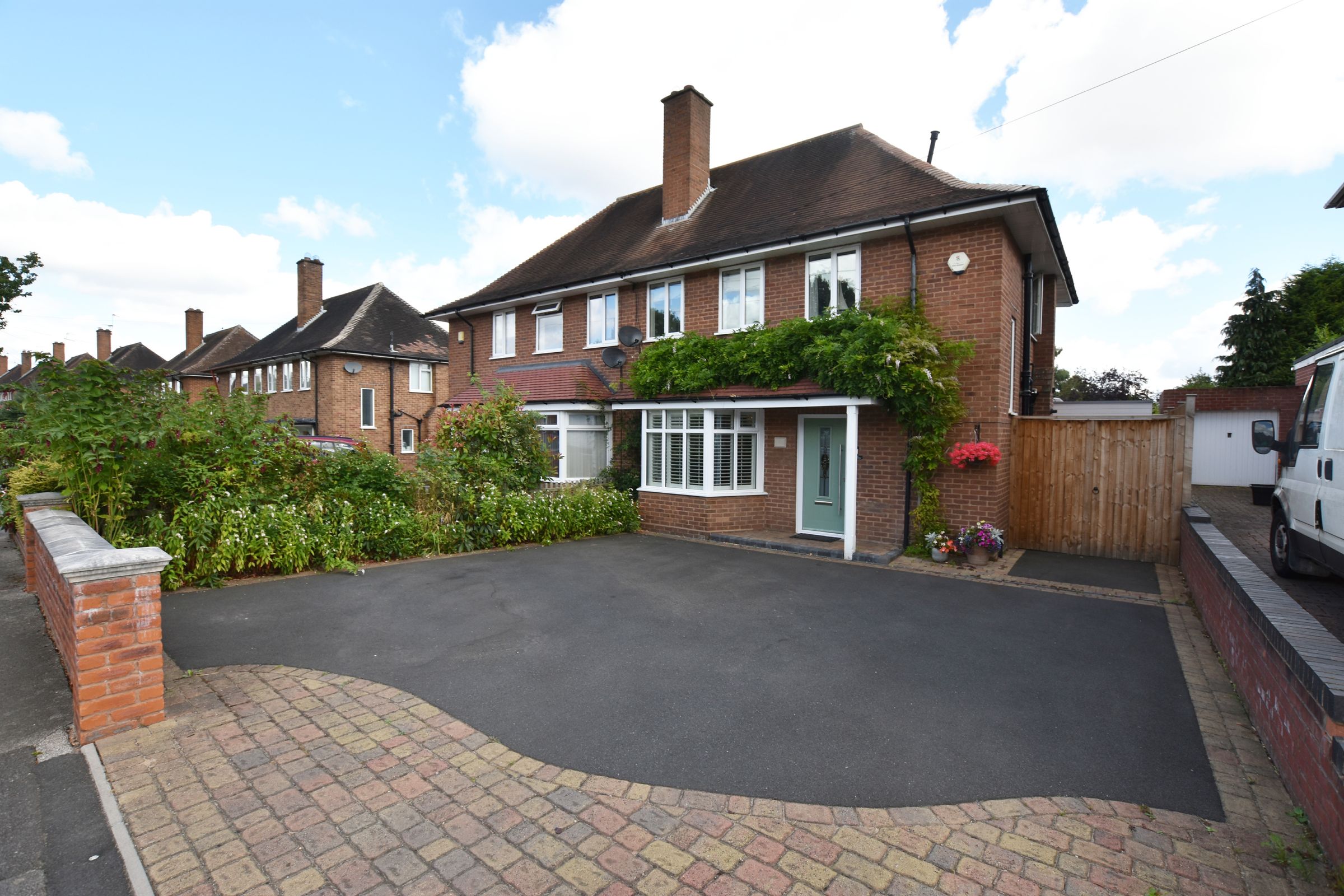3 bed semidetached house for sale in Tanhouse Farm Road, Solihull B92