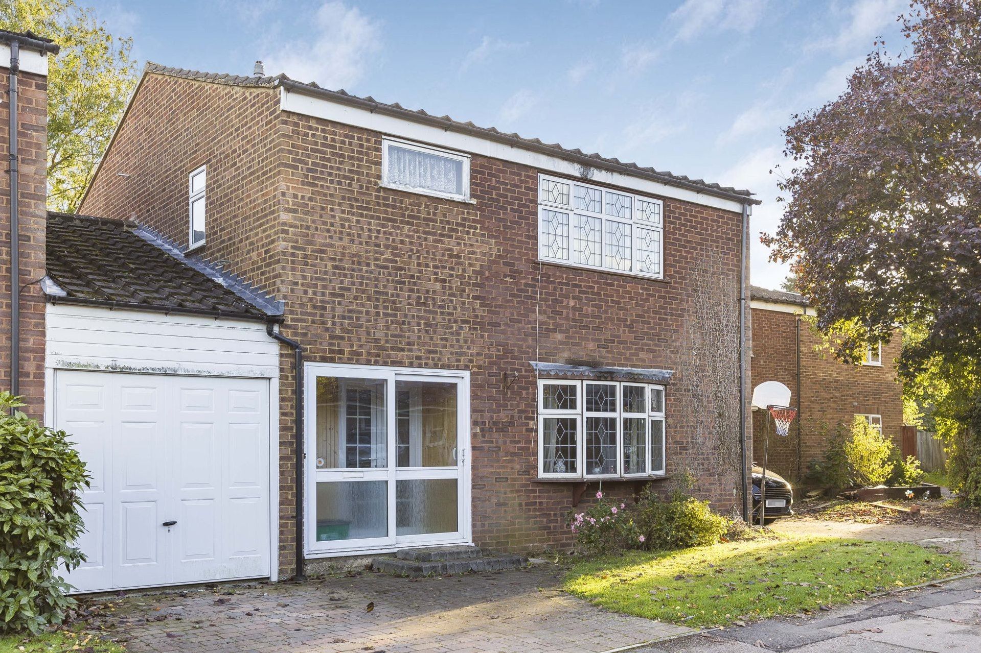 4 bed linkdetached house for sale in Cumberland Drive, Redbourn