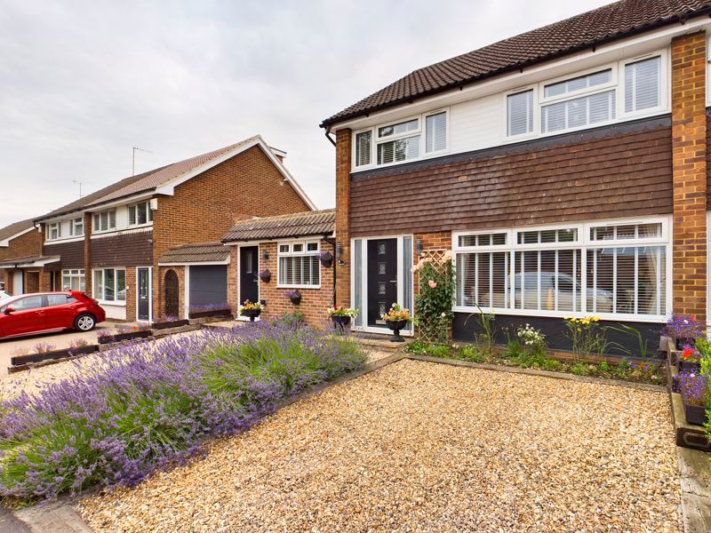 Highland Drive, Leverstock Green, Hemel Hempstead HP3  