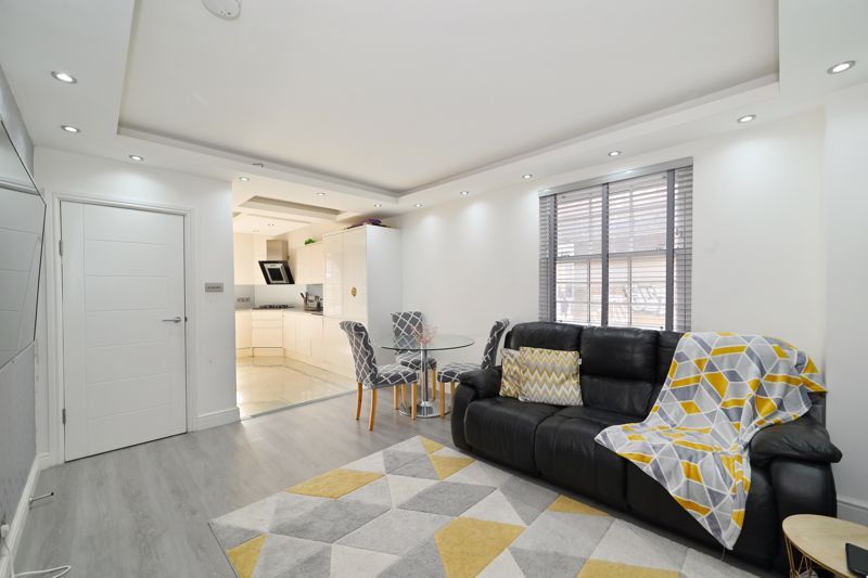 697 Commercial Road, London E14