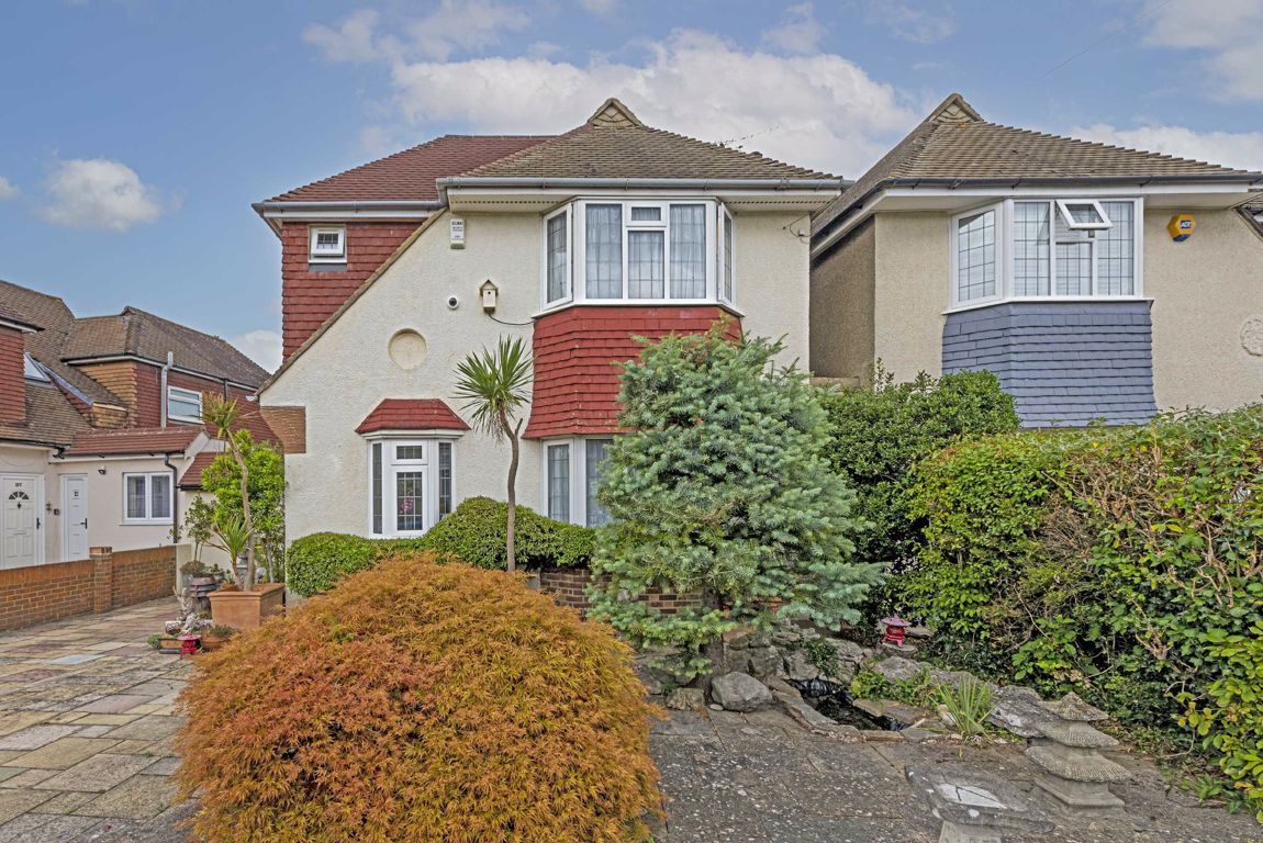 3 bed detached house for sale in Motspur Park, New Malden KT3 Zoopla