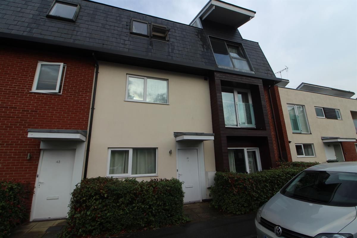 1 bed flat to rent in Addenbrookes Road, Newport Pagnell MK16 Zoopla