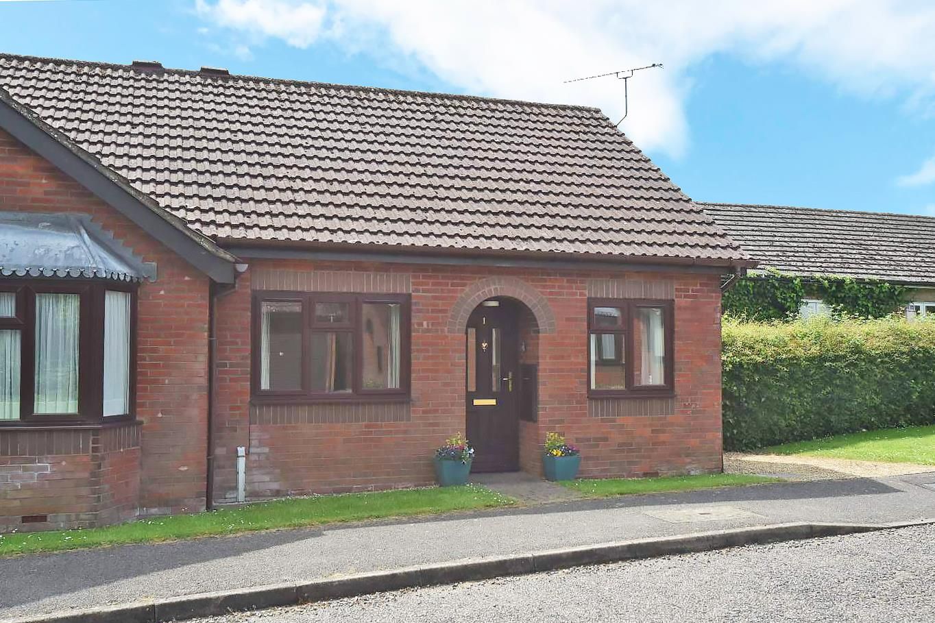 2 bed semidetached house for sale in Holmer Place, Holmer Green, High