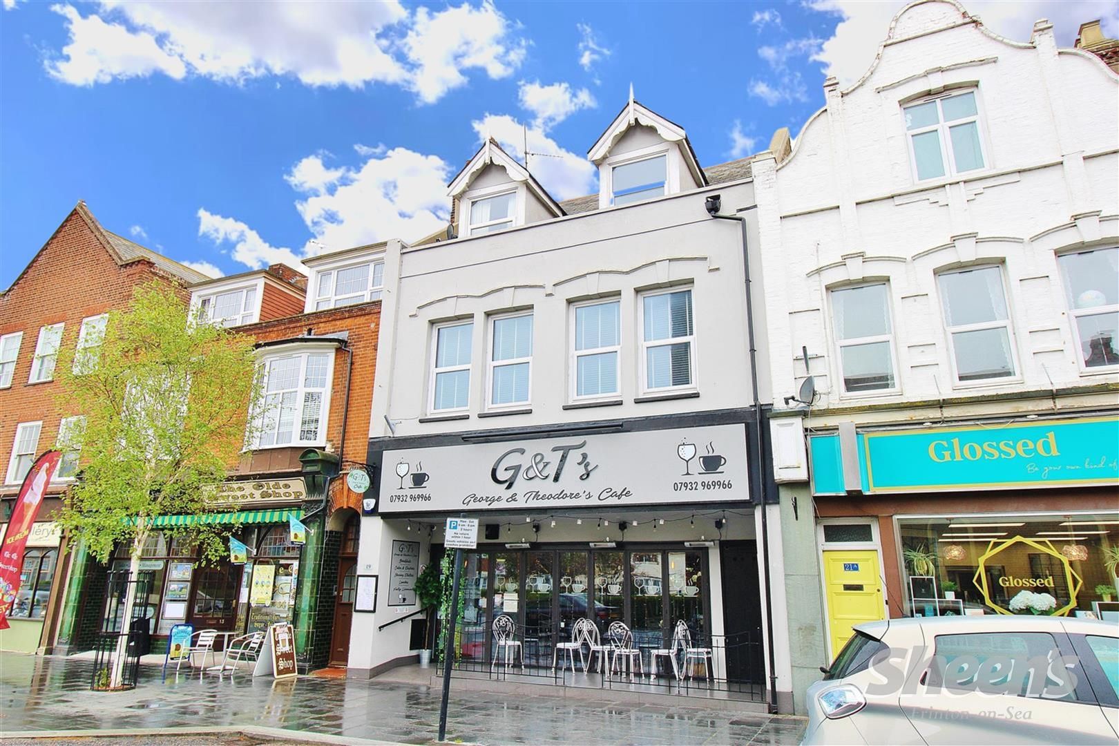 2 bed flat for sale in Connaught Avenue, FrintonOnSea CO13 Zoopla