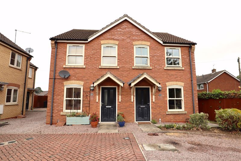 2 bed semidetached house to rent in Coach Mews, Waddington, Lincoln