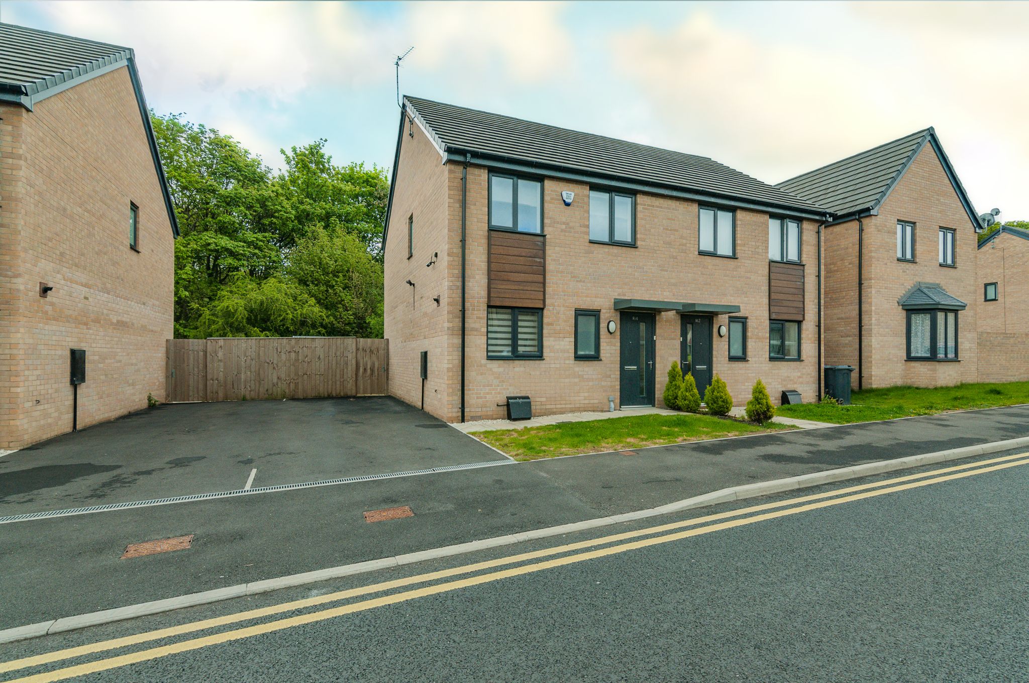 3 bed semidetached house for sale in Roberts Road, Edlington