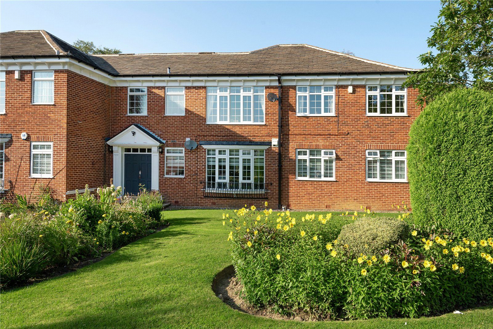 2 bed flat for sale in Sandmoor Green, Alwoodley, Leeds, West Yorkshire