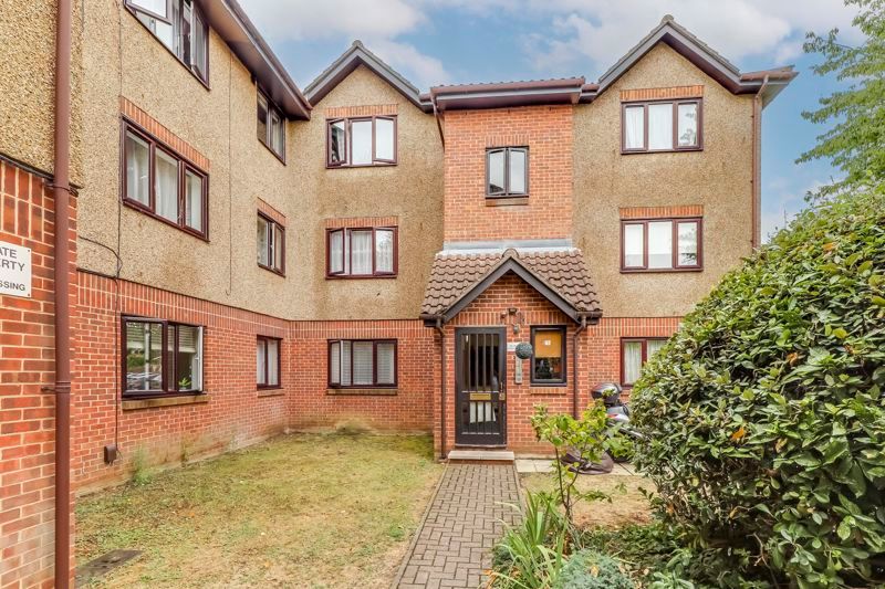 1 bed flat for sale in Glendean Court, Tysoe Avenue, Enfield EN3 Zoopla