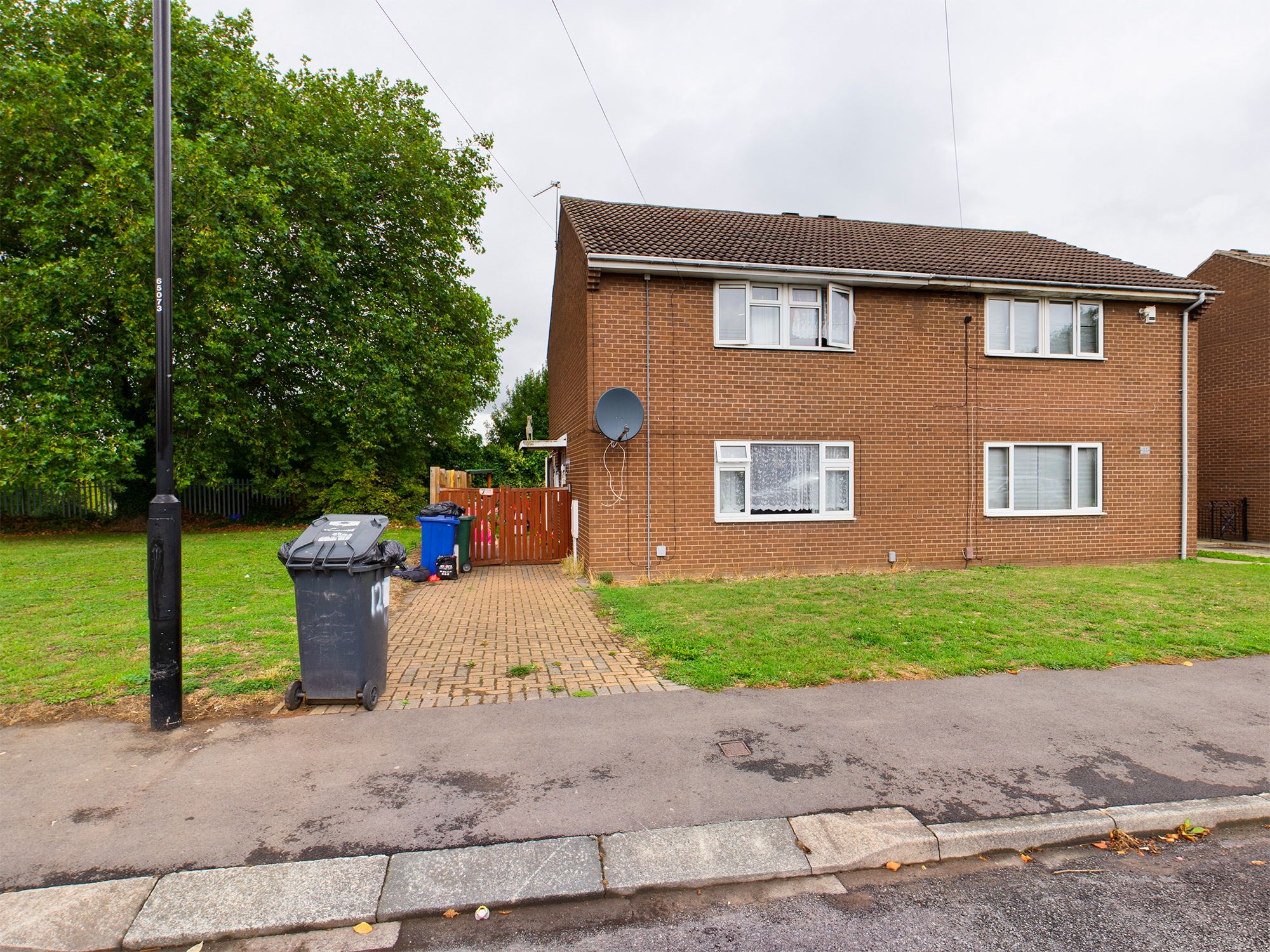 3 bed semidetached house for sale in Old Hexthorpe, Balby, Doncaster