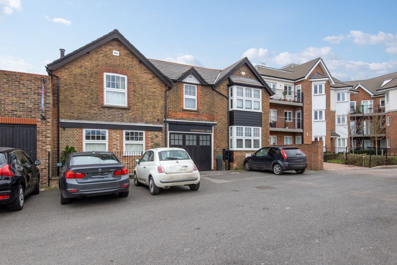 2 bed semidetached house for sale in Park Terrace East, Horsham RH13