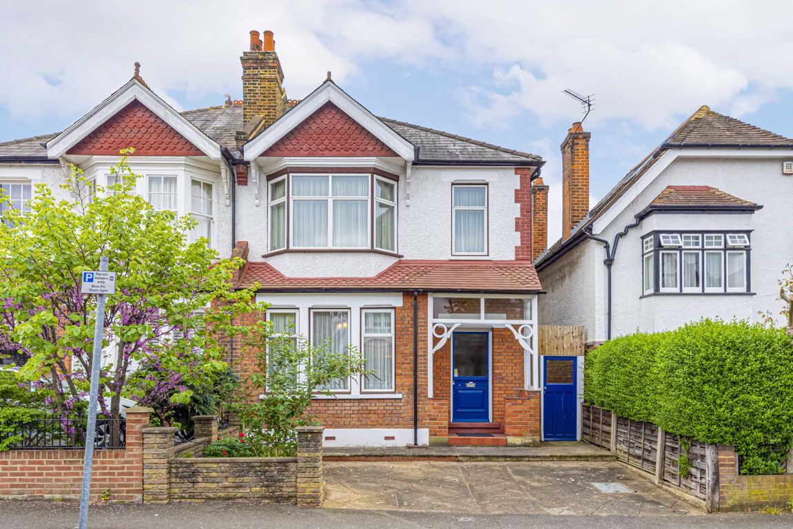 4 bed semidetached house for sale in Homersham Road, Norbiton