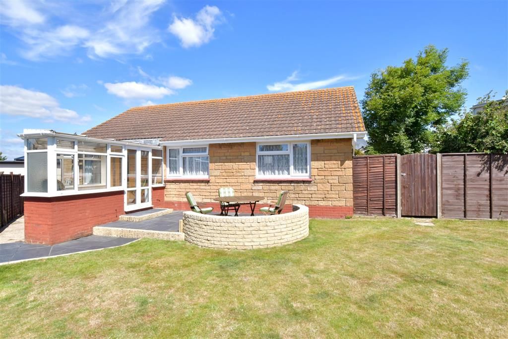 3 bed detached bungalow for sale in Redcliff Close, Yaverland, Sandown