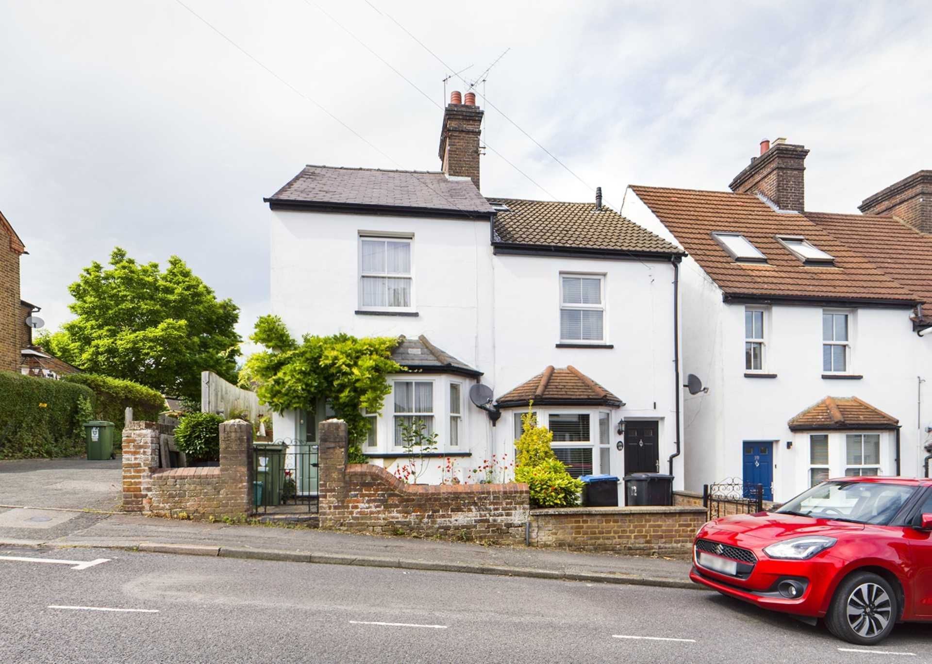 3 bed property to rent in Astley Road, Hemel Hempstead, Unfurnished