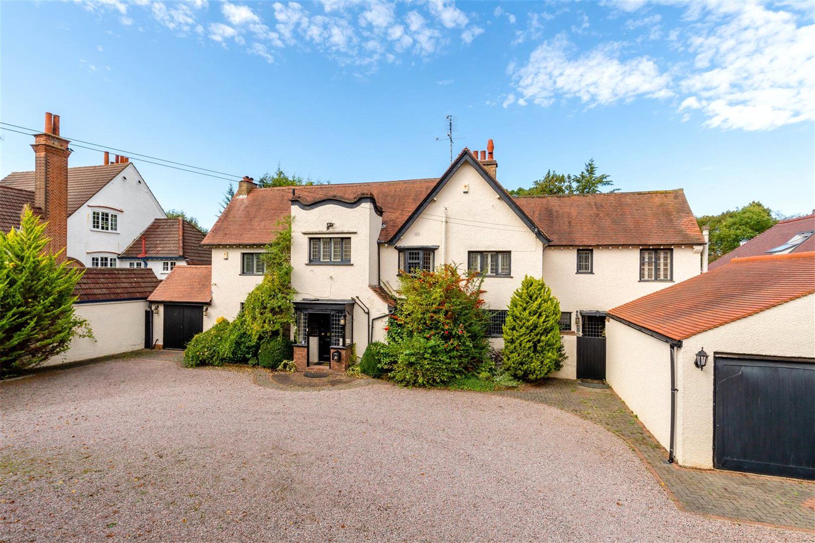 5 bed detached house to rent in Watford Road, Radlett, Hertfordshire