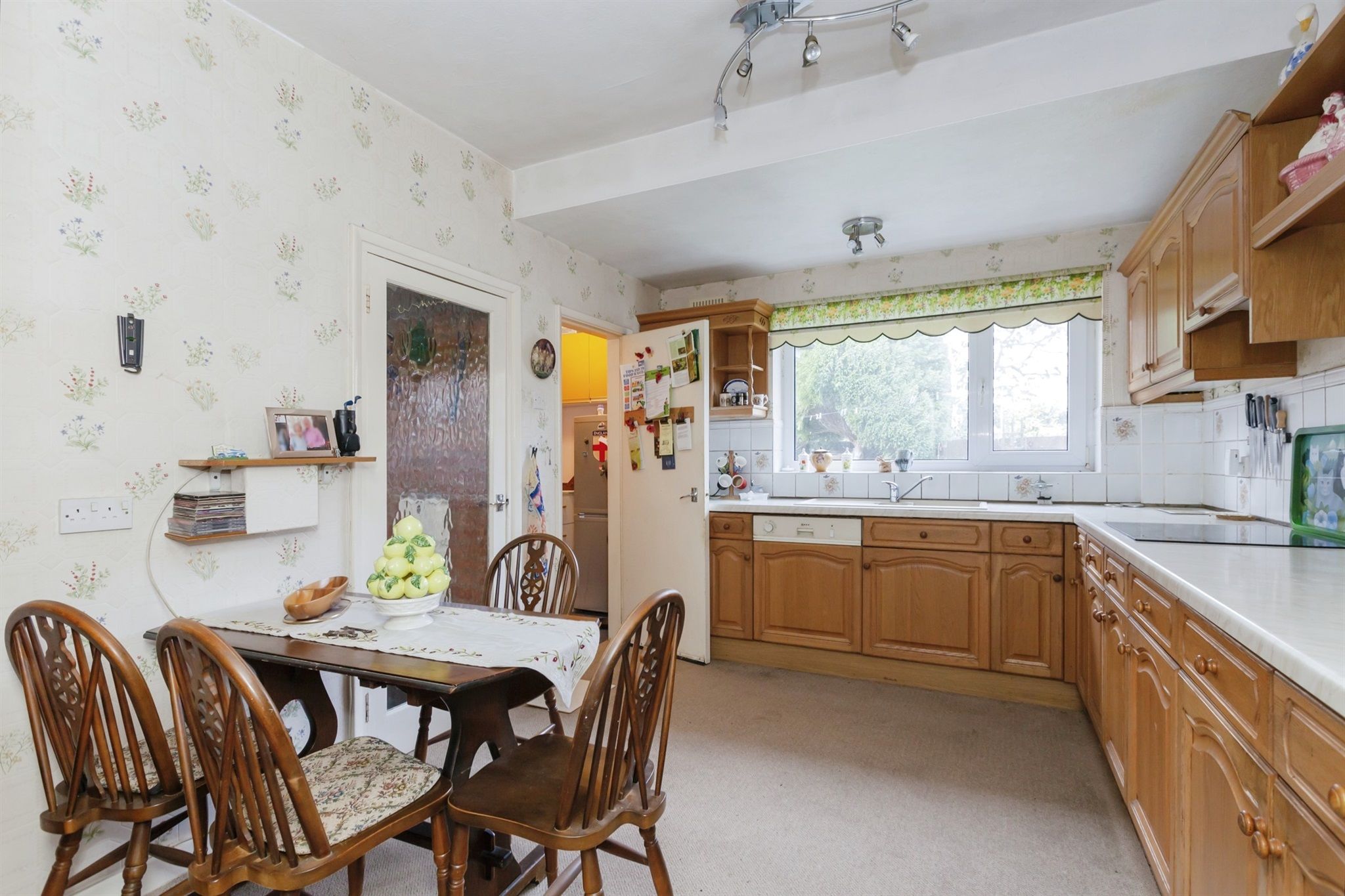 3 bed detached house for sale in Park Crescent, Oadby, Leicester LE2 Zoopla