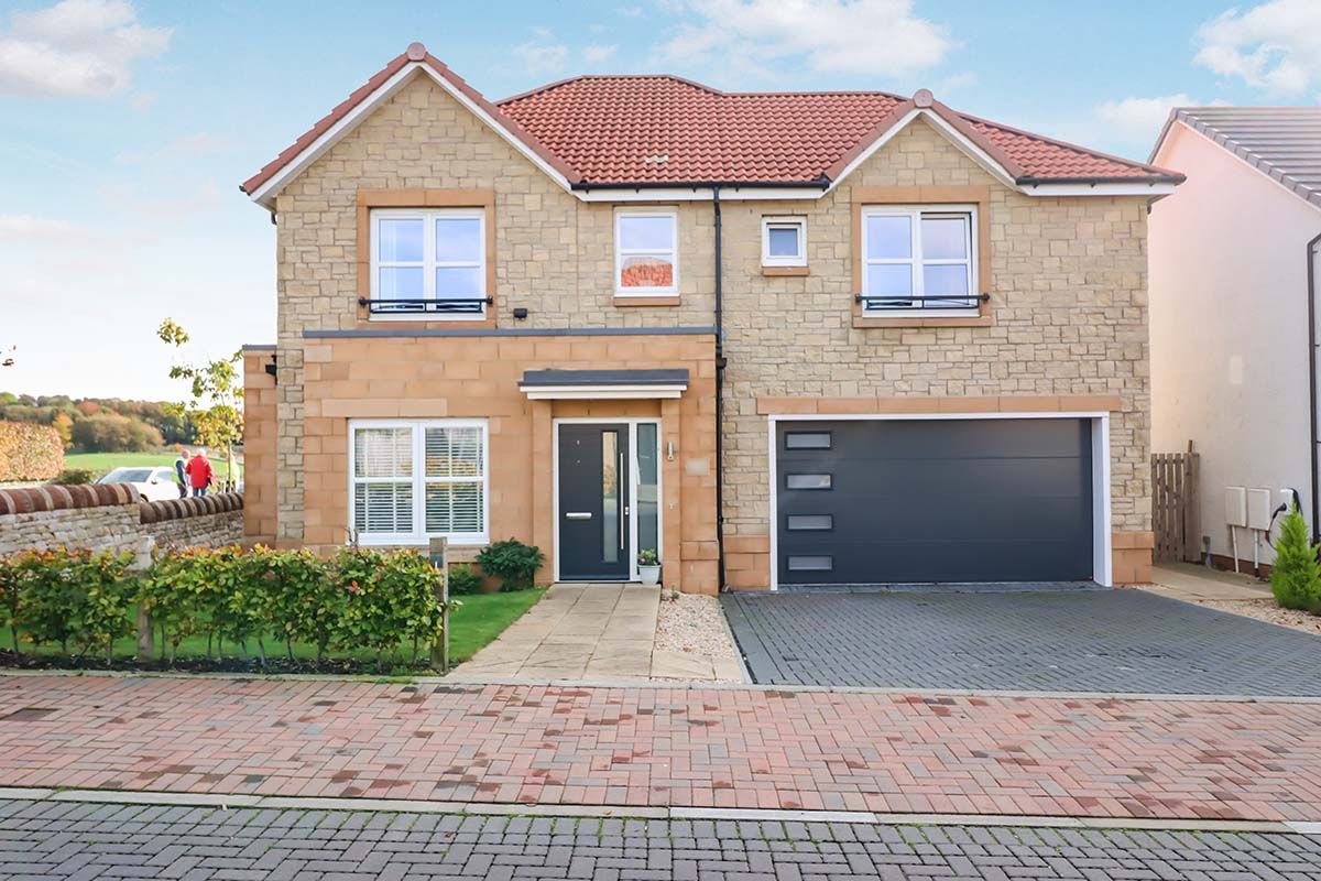 4 bed detached house for sale in Forrester Park Drive, Cairneyhill