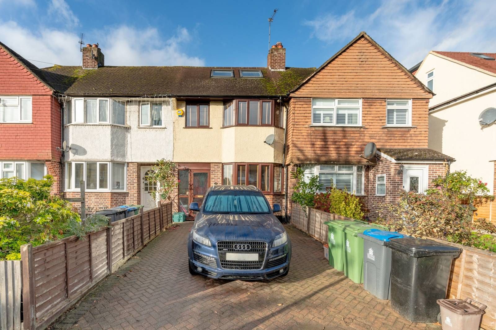 4 bed terraced house for sale in Kingshill Avenue, Worcester Park KT4
