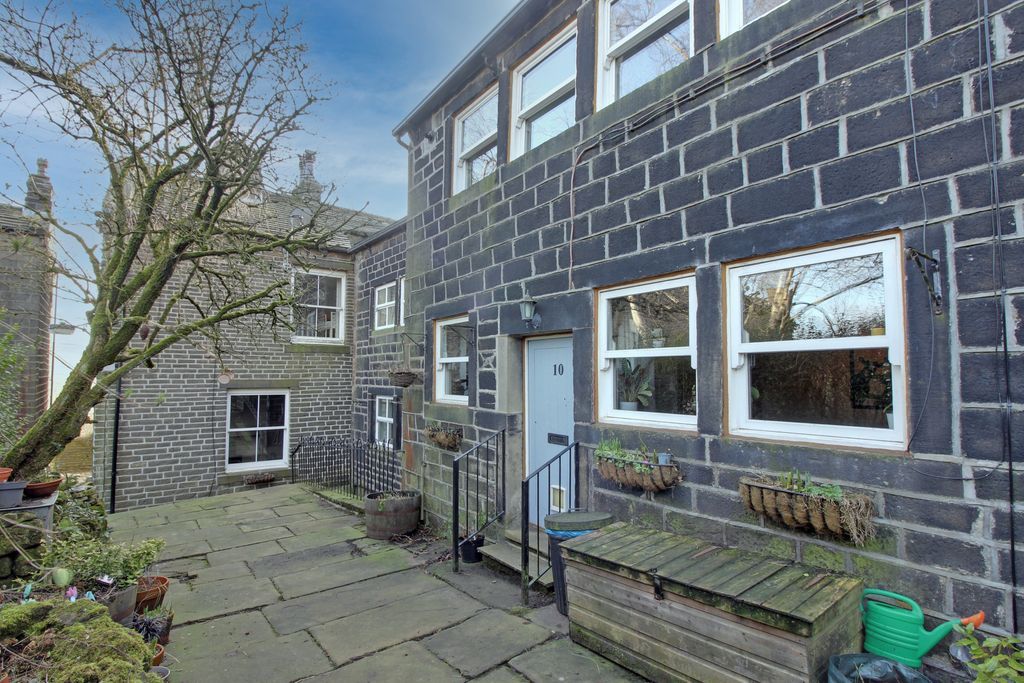 2 bed terraced house for sale in Townfield View, Heptonstall, Hebden