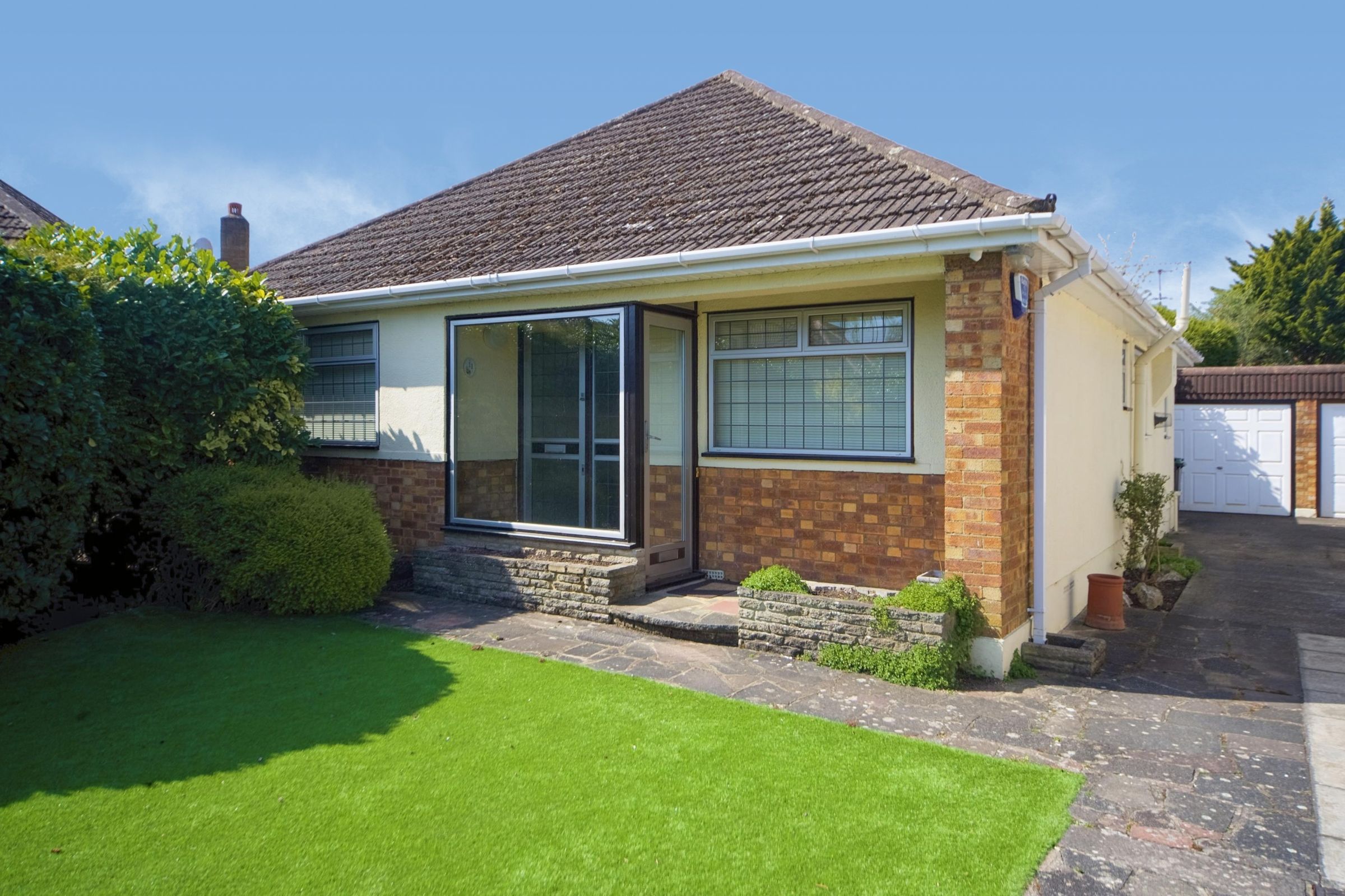 Bungalow for sale in Wroxham Gardens, Enfield EN2 Zoopla