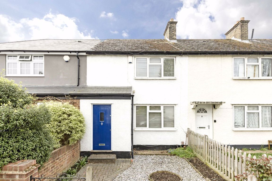 2 bed property for sale in Bloxham Crescent, Hampton TW12 Zoopla