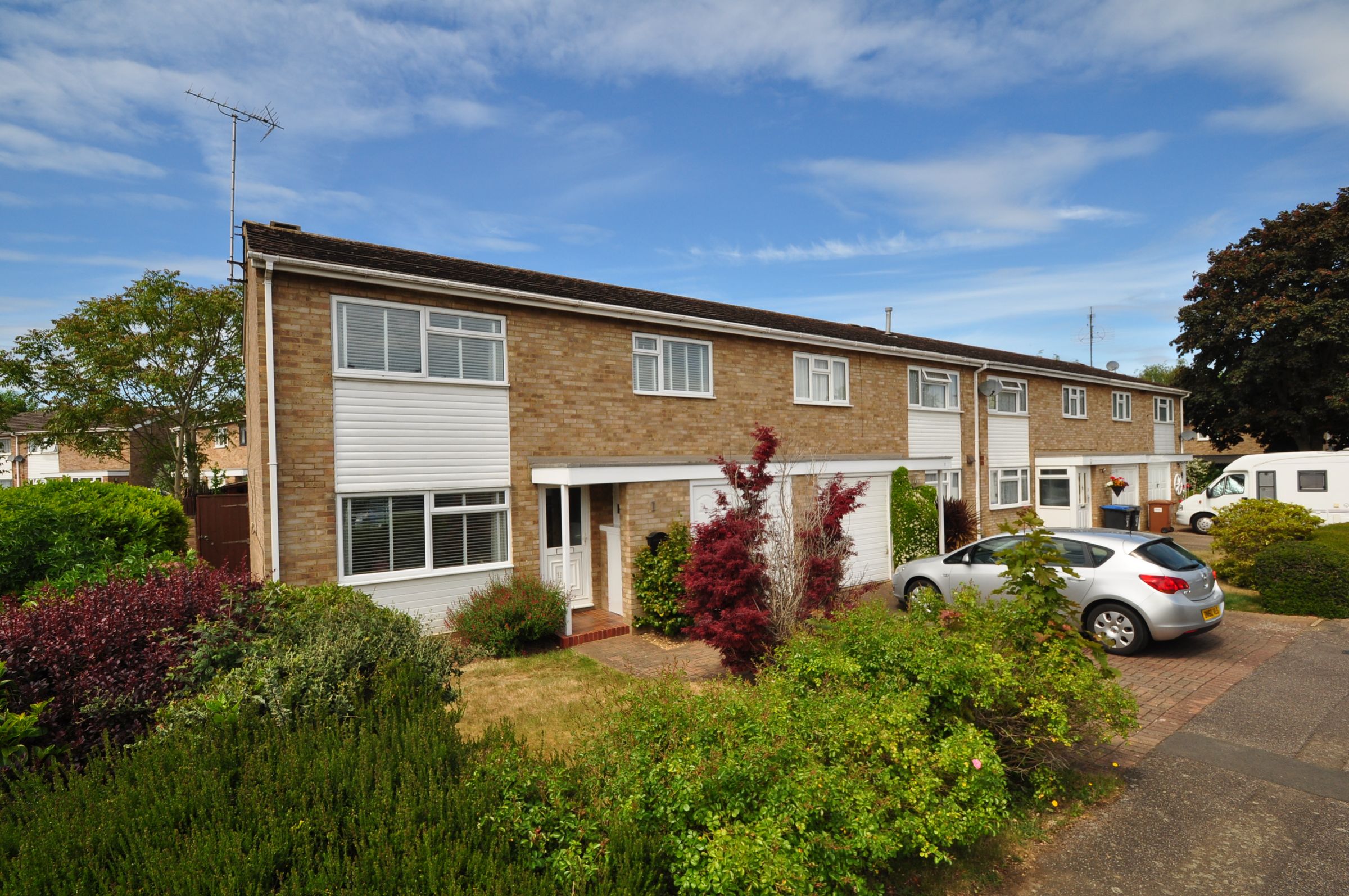 3 bed end terrace house to rent in Hornsfield, Welwyn Garden City AL7
