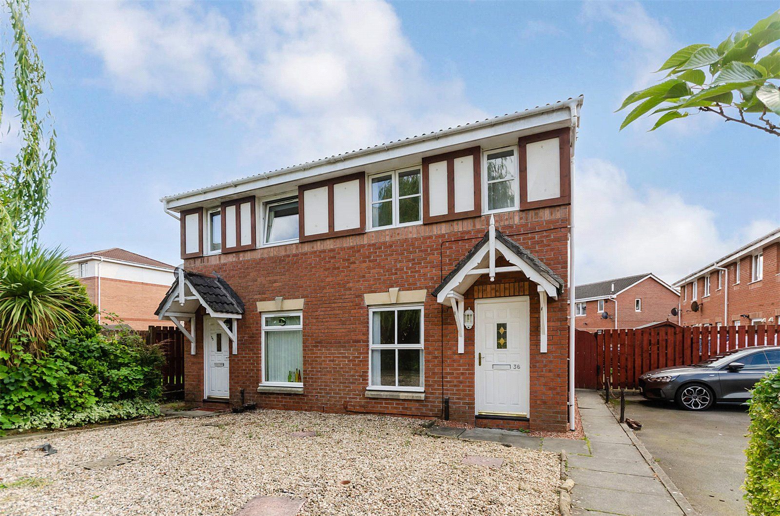 2 bed semidetached house for sale in Sir William Wallace Court