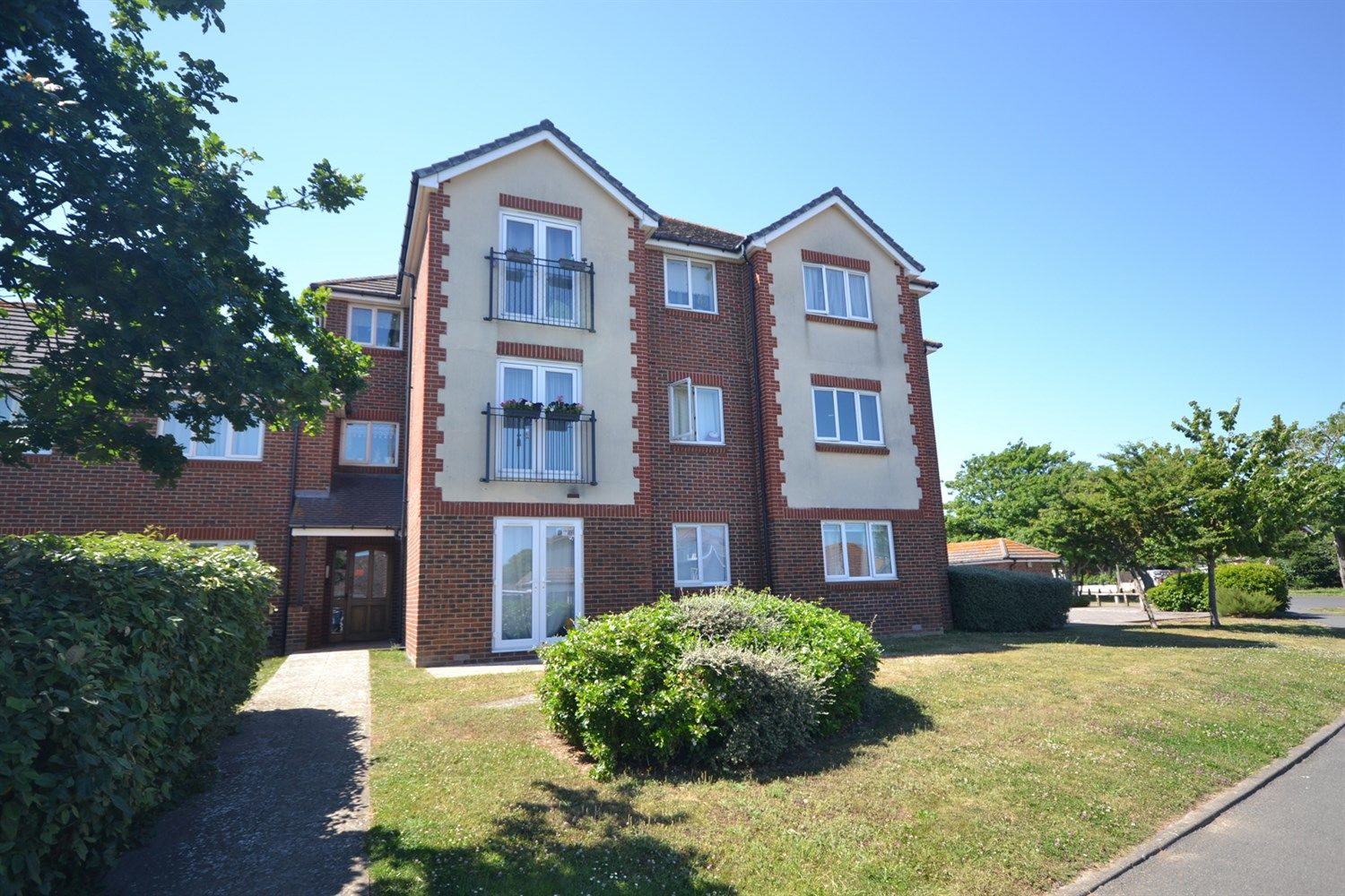 2 bed flat for sale in 17 Eastpoint, Manor Road, Selsey PO20 Zoopla