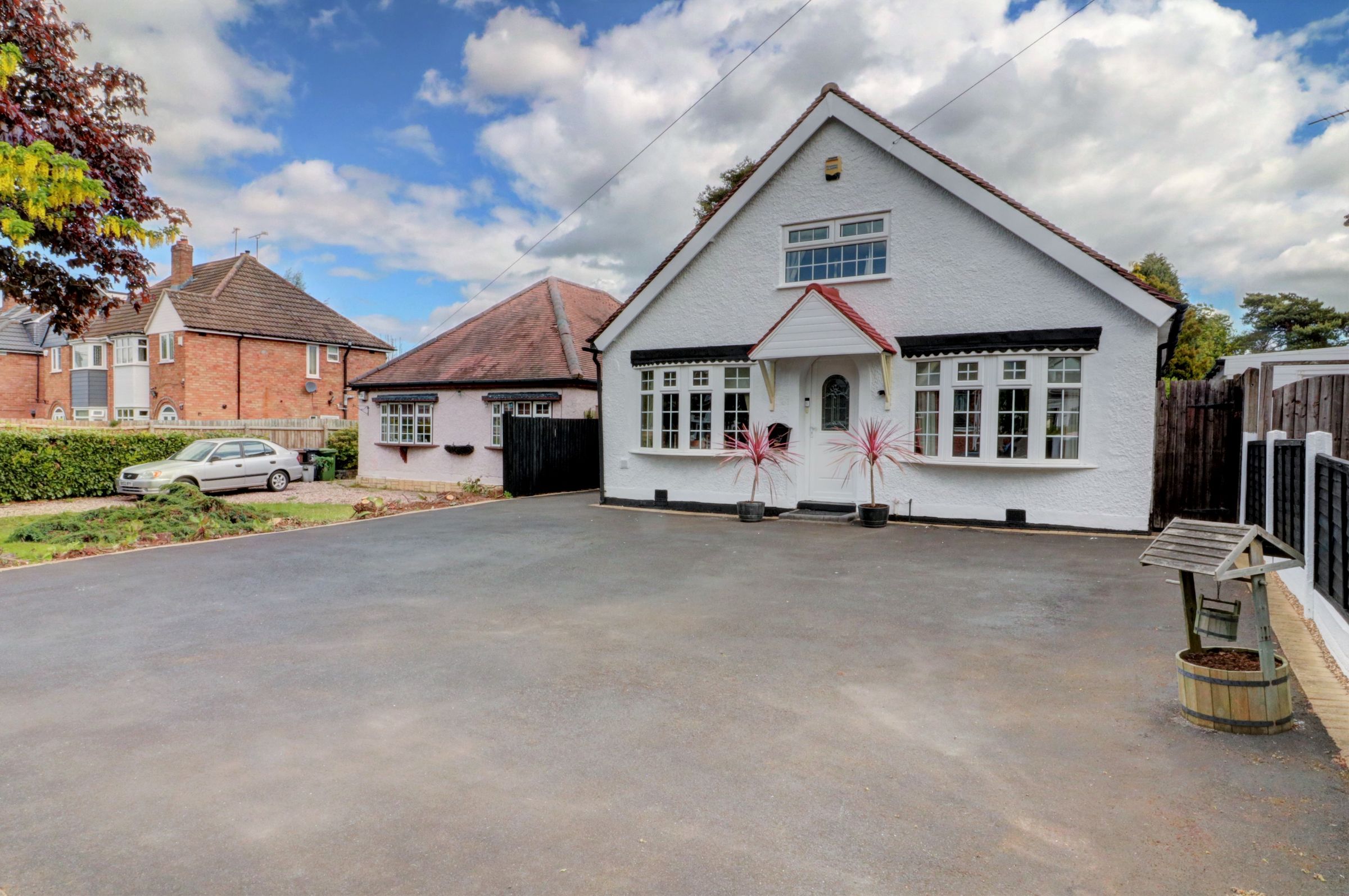 4 bed bungalow for sale in Holly Lane, Marston Green, Birmingham B37