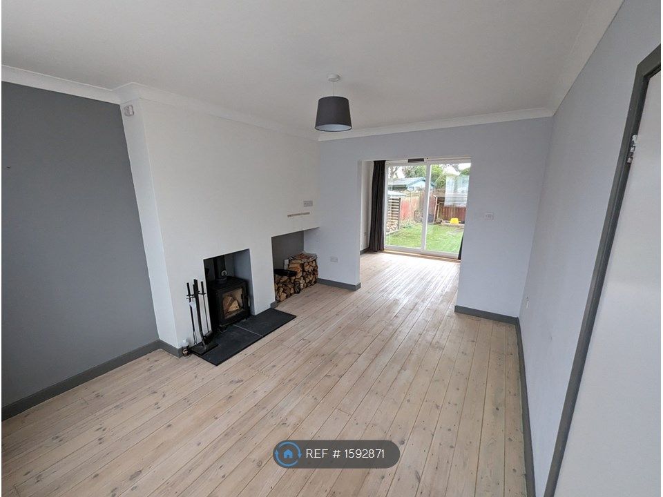 3 bed semidetached house to rent in Avonmouth Road, Sunderland SR3