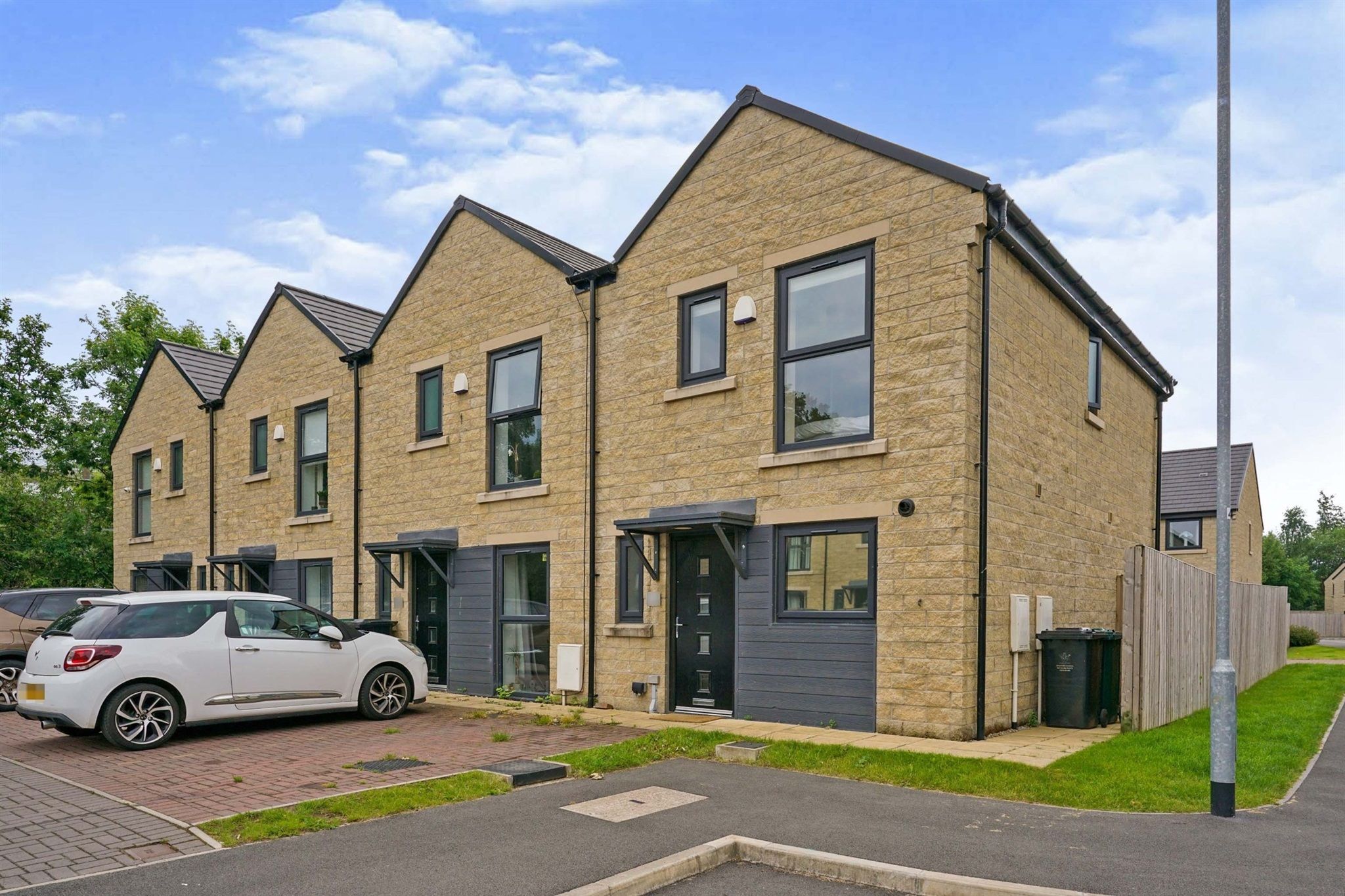 2 bed end terrace house for sale in Way, Shipley BD17 Zoopla