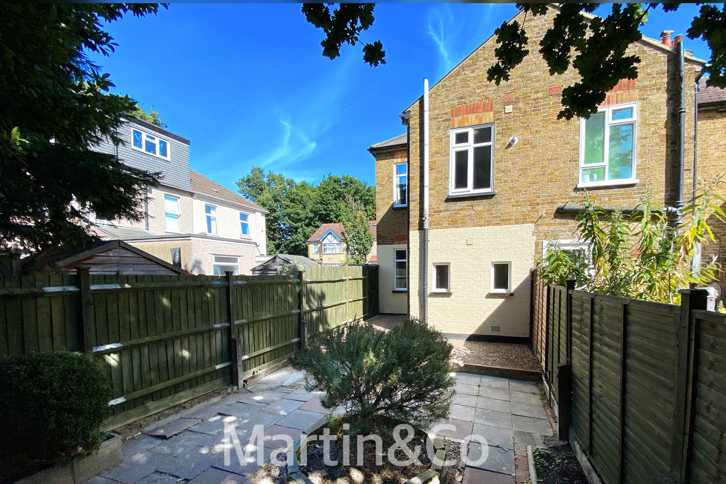 2 bed end terrace house for sale in Rectory Road, Sutton SM1 Zoopla