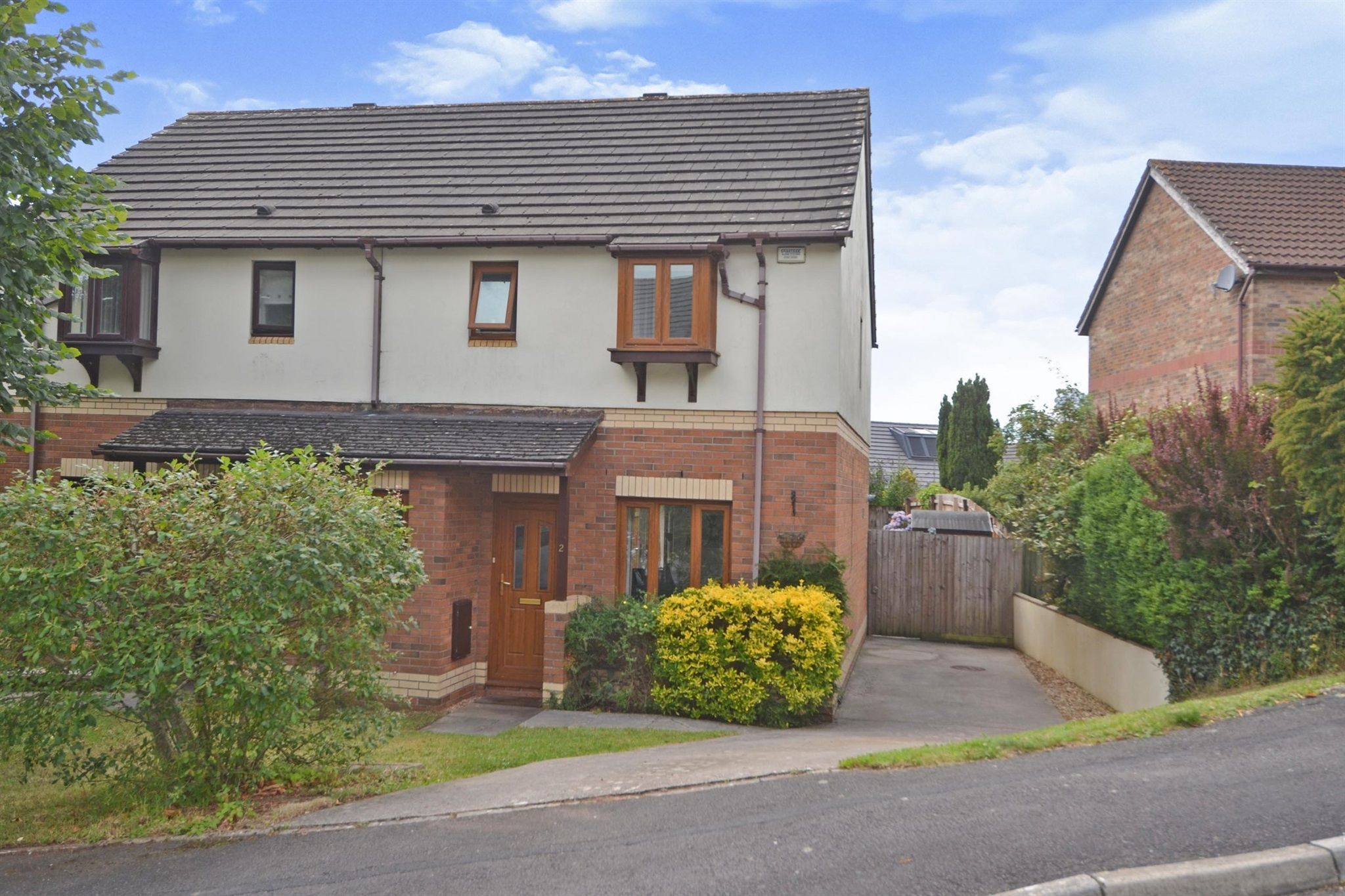 3 bed semidetached house for sale in Pen Bryn Hendy, Miskin, Pontyclun