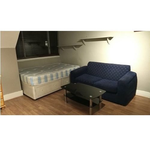 1 bed terraced house to rent in Bath Road, Chiswick/Turnham Green W4