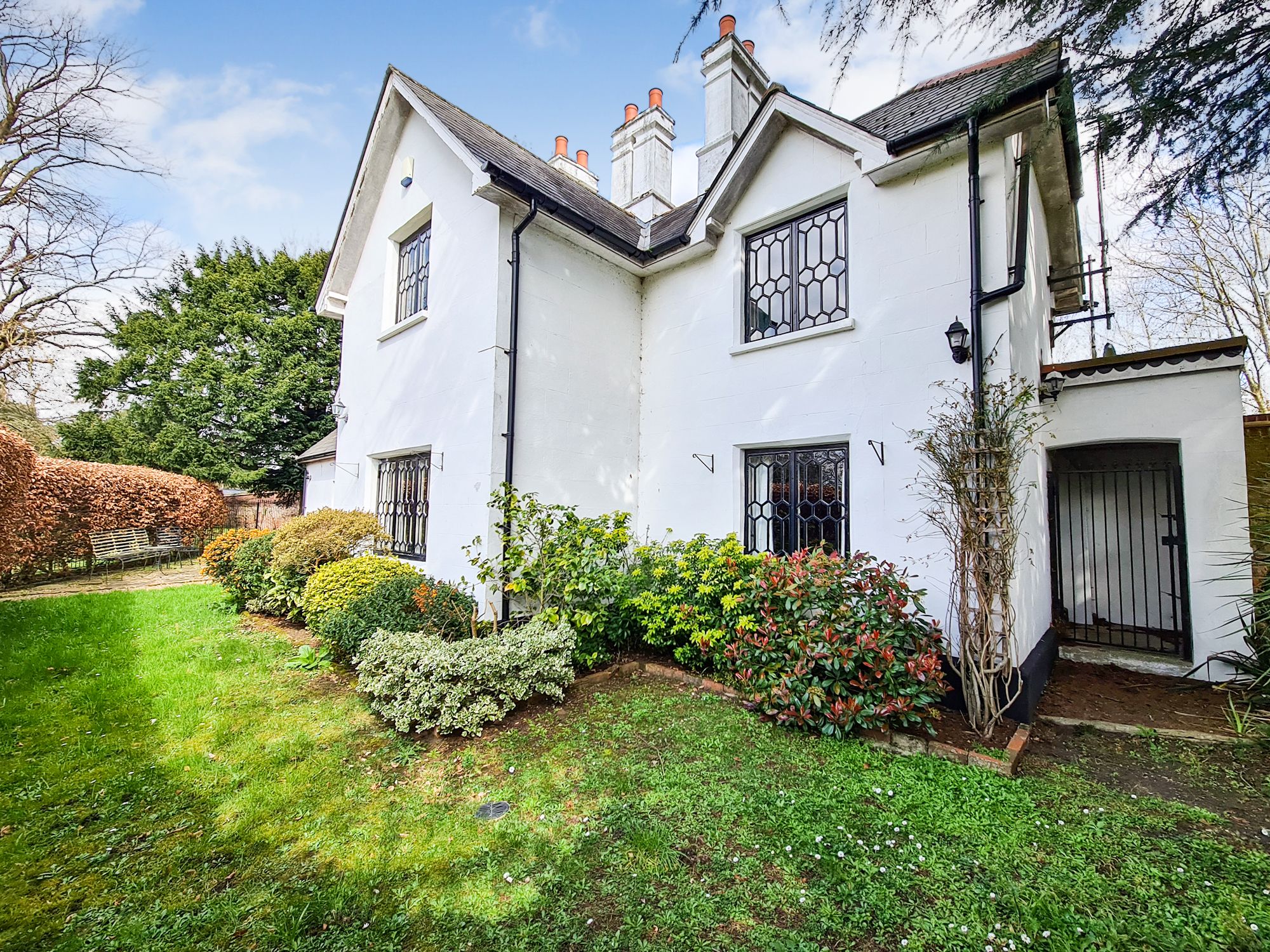 3 bed detached house for sale in Laleham Park, Laleham, StainesUpon