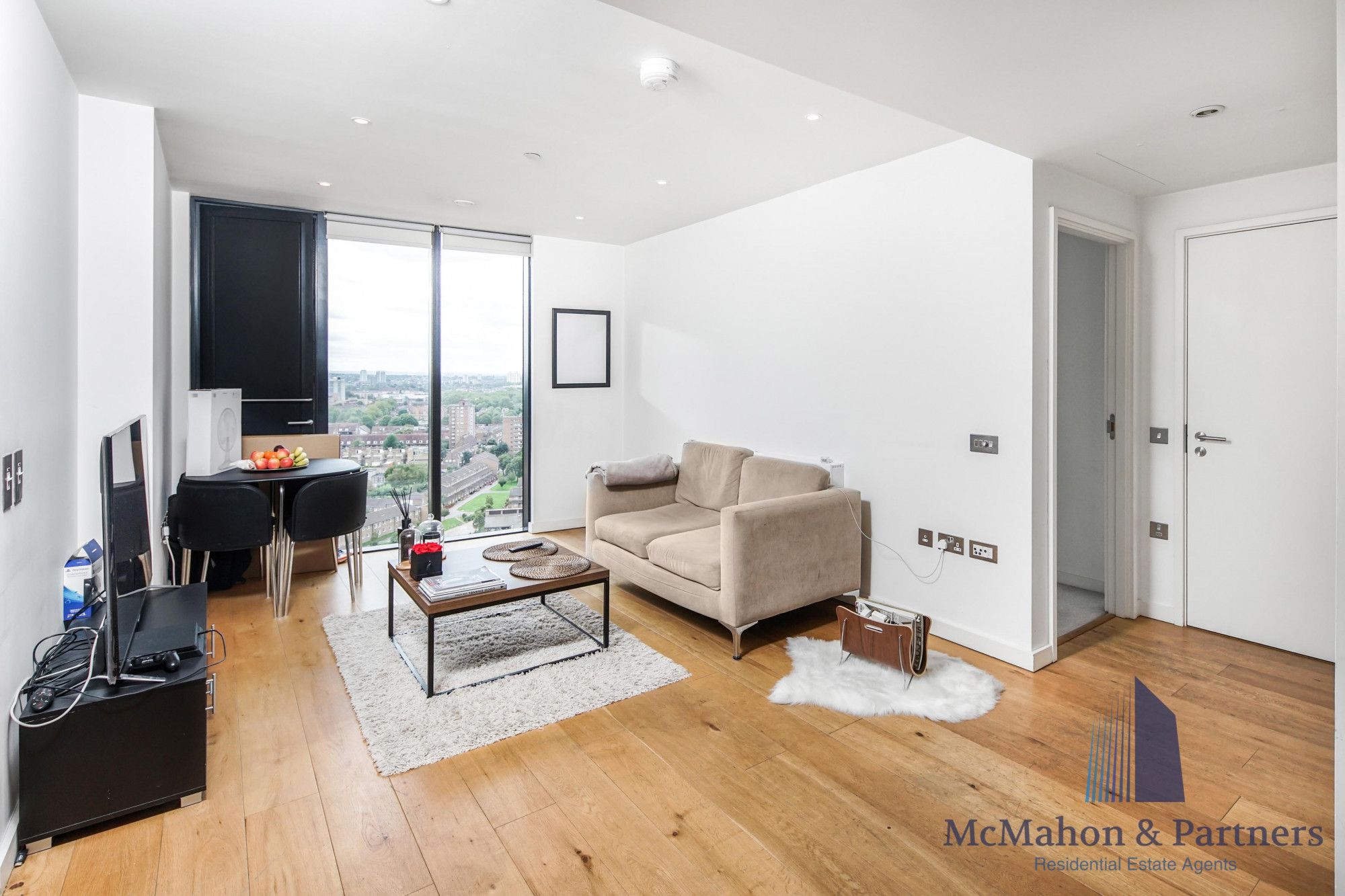 8 Walworth Road, Elephant And Castle, London SE1