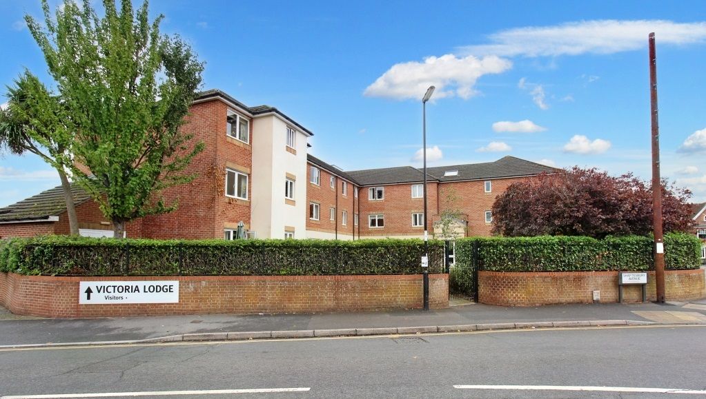 2 bed flat for sale in Highfield Lane, Southampton SO17 Zoopla