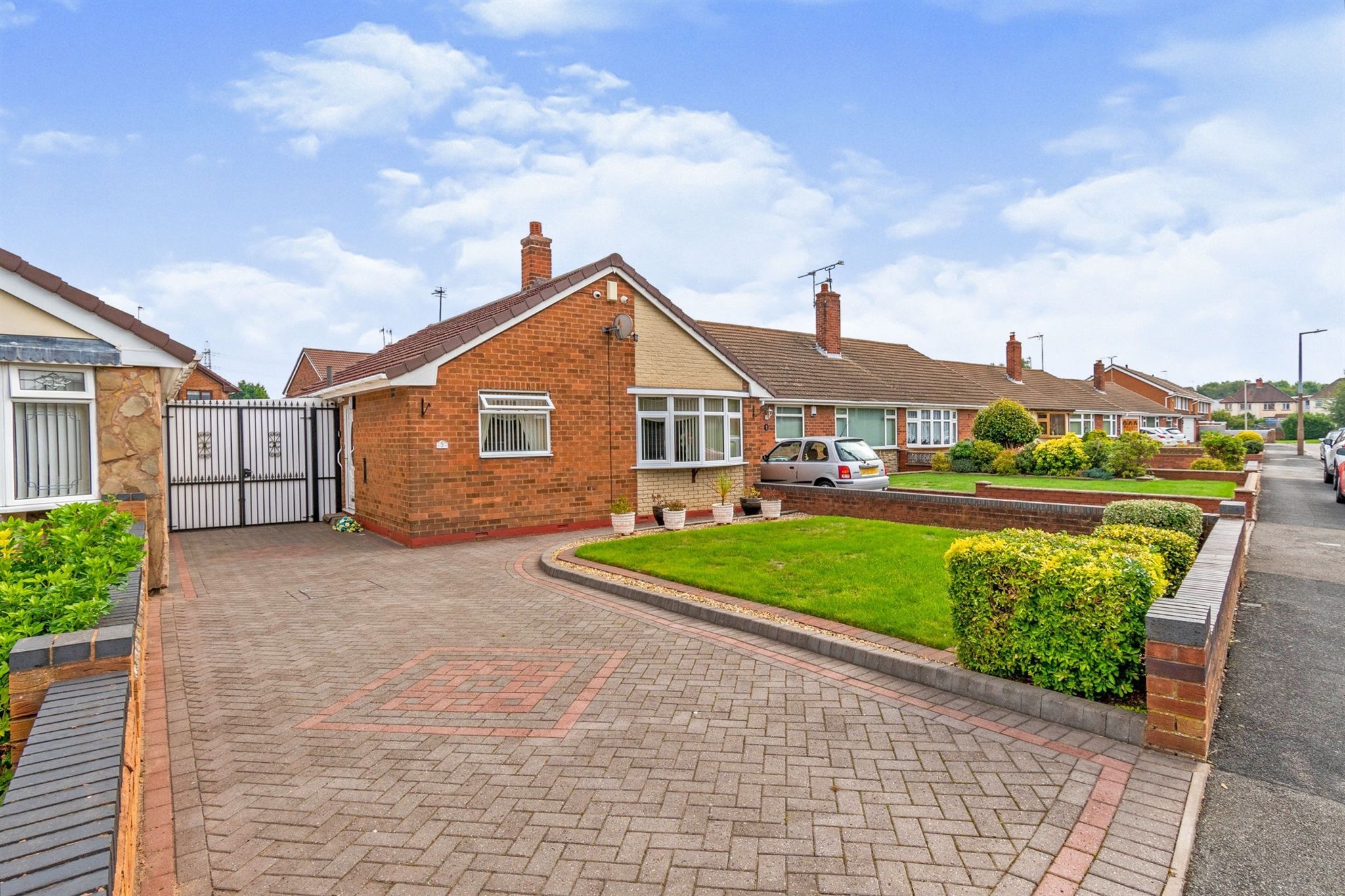 3 bed detached bungalow for sale in Hazel Road, Tipton DY4 Zoopla