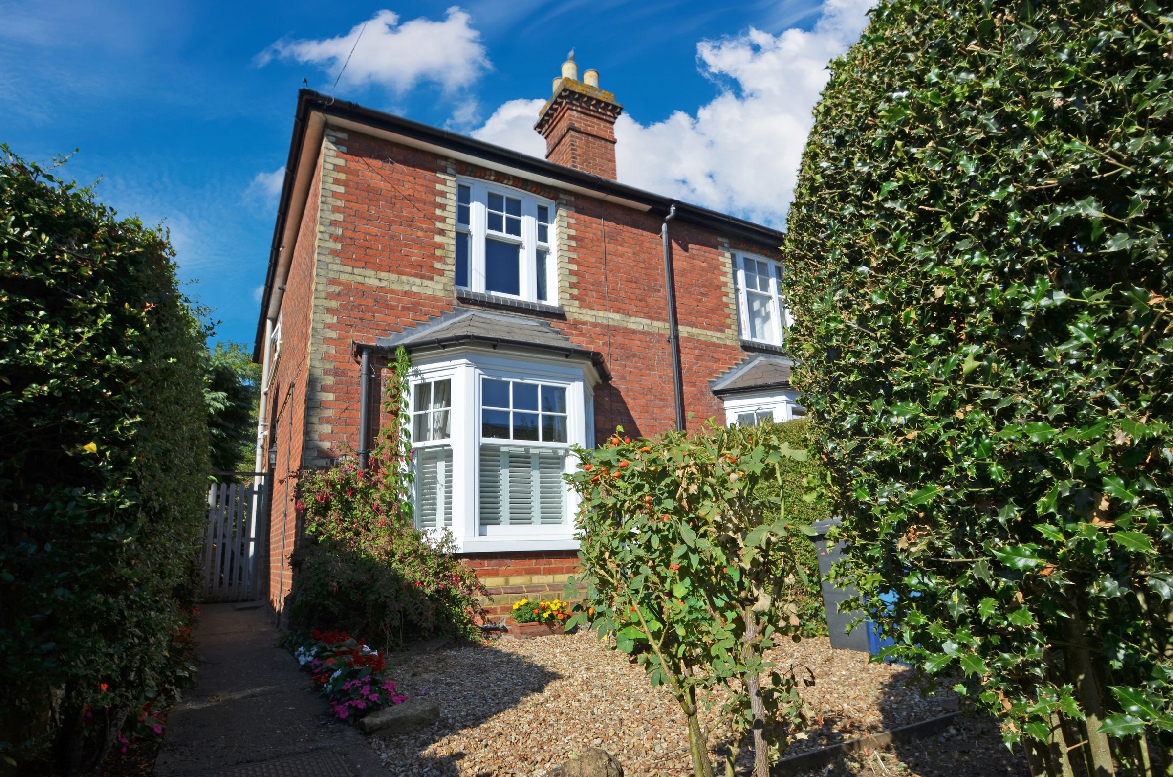 3 bed semidetached house for sale in Hare Lane, Godalming GU7 Zoopla