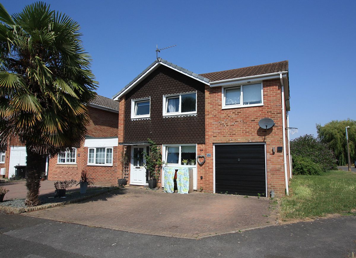 4 bed linkdetached house for sale in Kilda Road, Highworth SN6 Zoopla