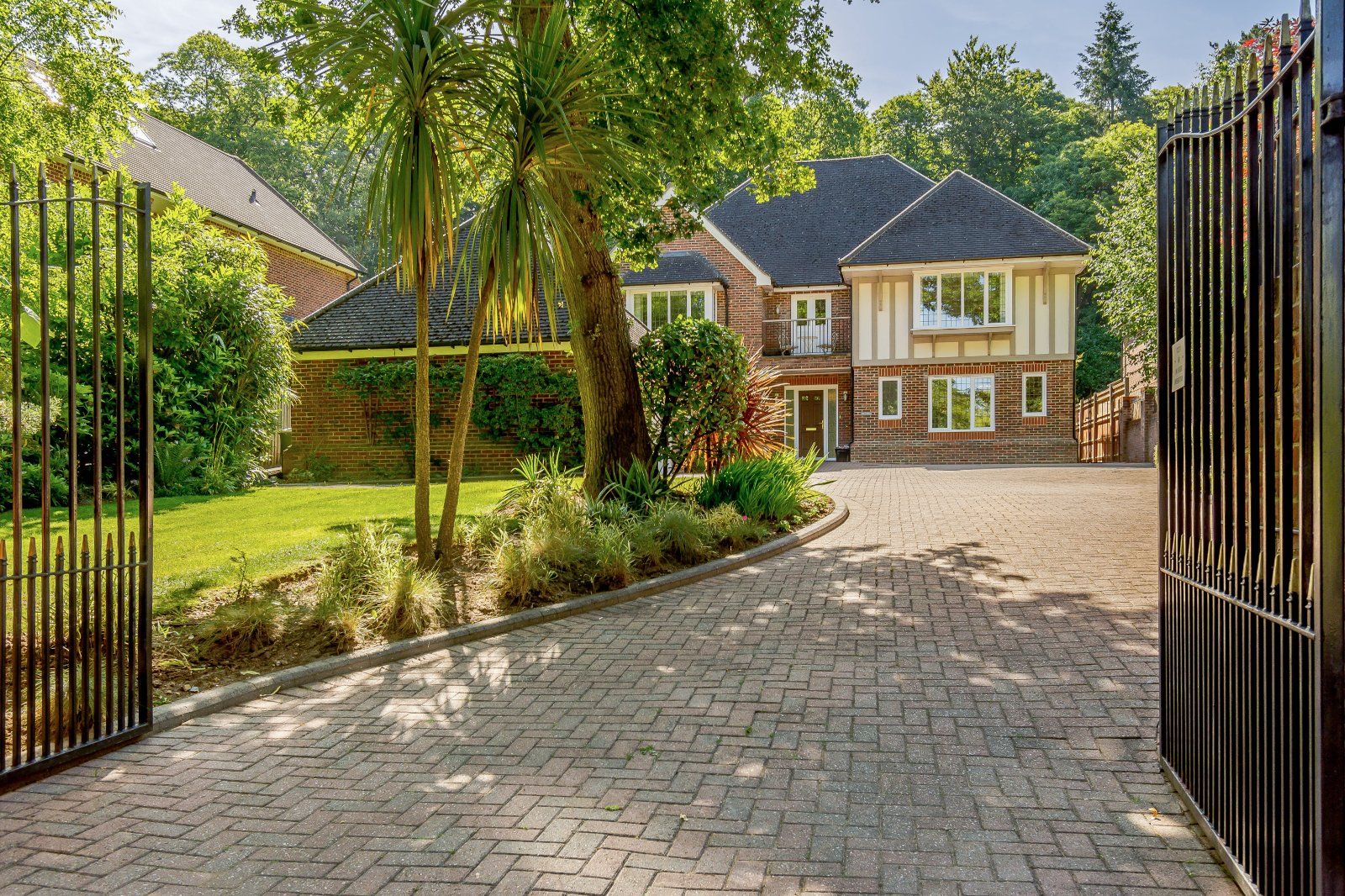 6 bed detached house for sale in Bagshot Road, Ascot SL5 Zoopla