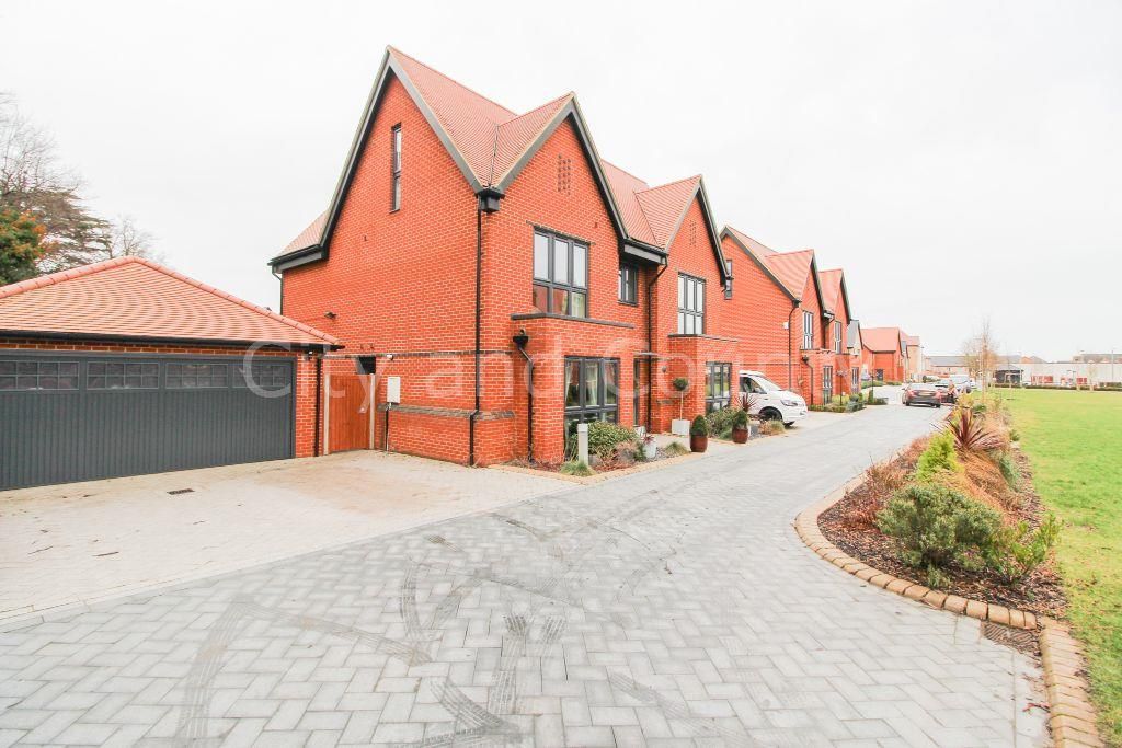 Memorial Way, West Town, Peterborough PE3  