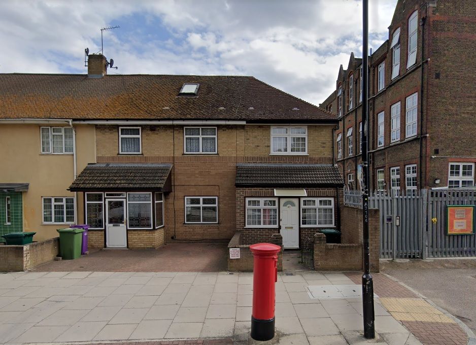 2 bed terraced house to rent in Aston Street, London E14 Zoopla